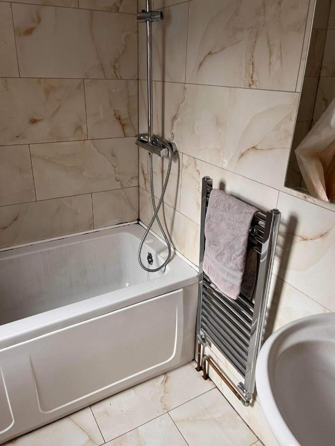 Ferienwohnung Luton Town House Near Airport Exterior foto