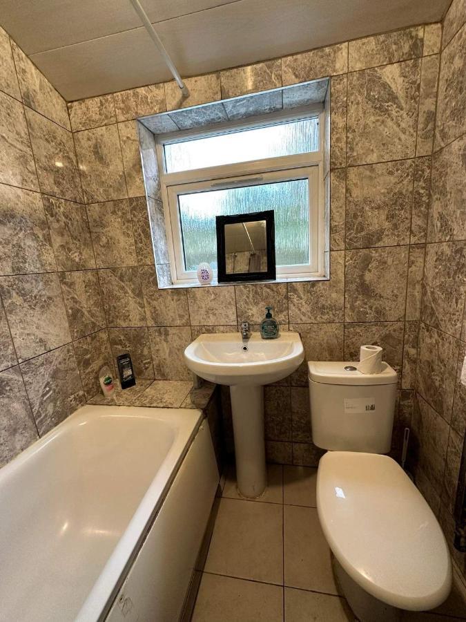 Ferienwohnung Luton Town House Near Airport Exterior foto