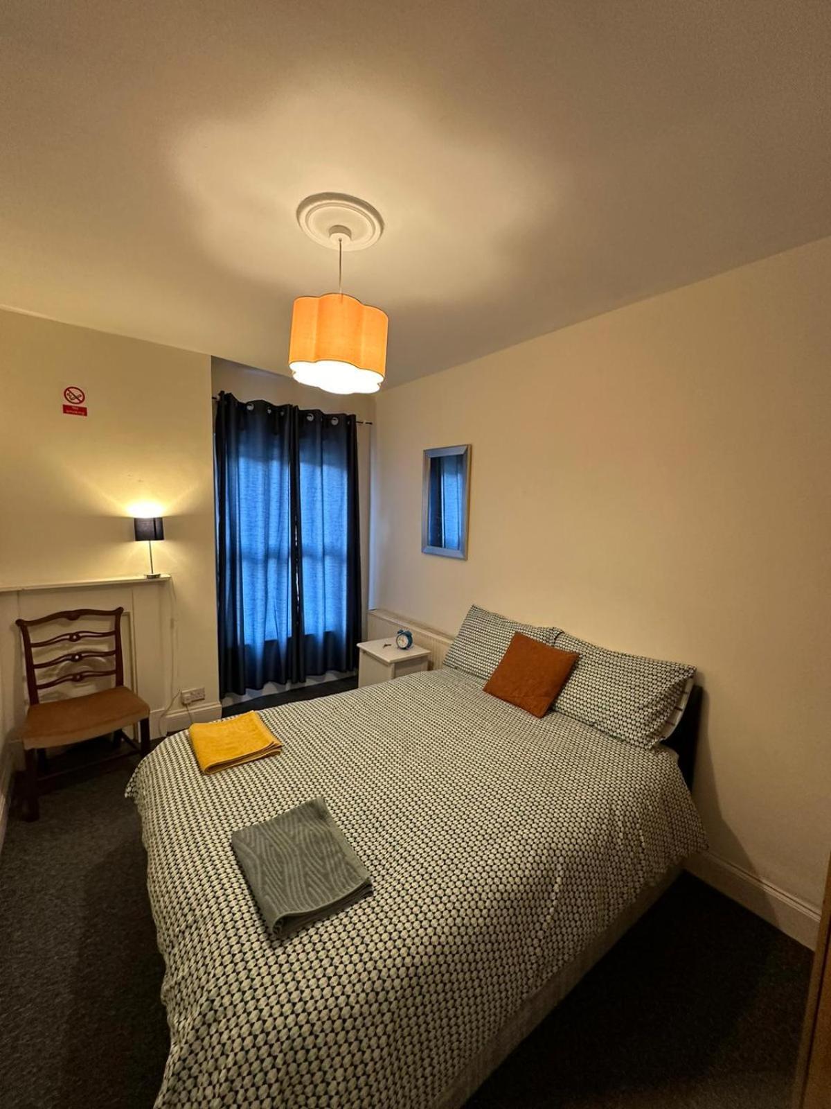 Ferienwohnung Luton Town House Near Airport Exterior foto