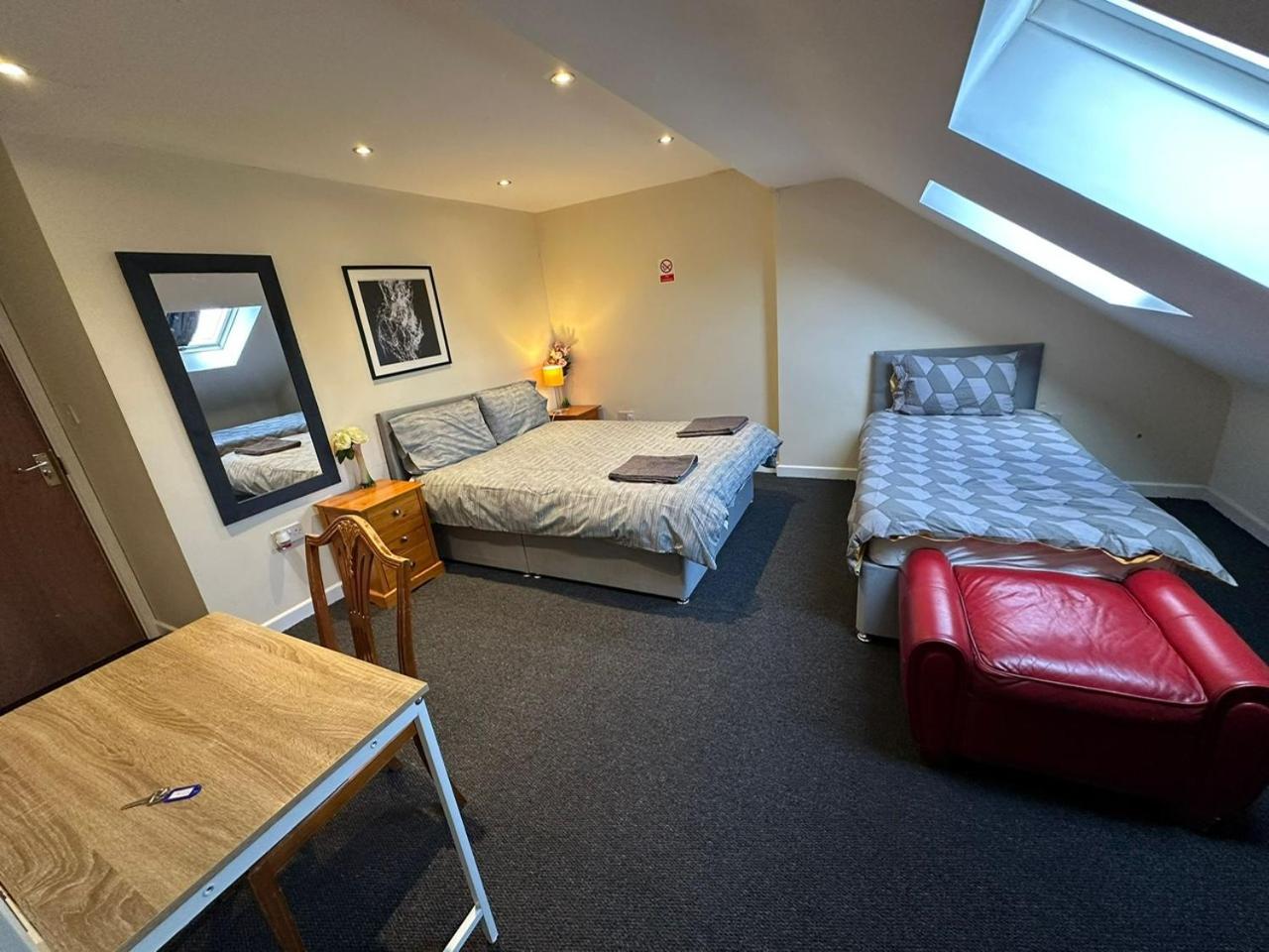Ferienwohnung Luton Town House Near Airport Exterior foto